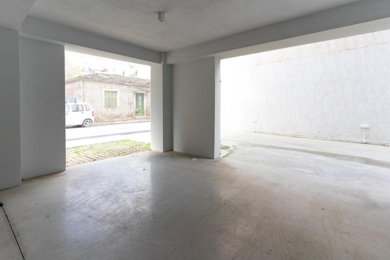 Olina'S Luxury Apartment Трикала Экстерьер фото